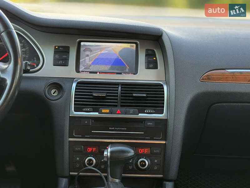 Внедорожник / Кроссовер Audi Q7 2013 в Сумах