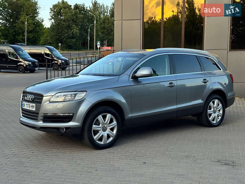 Позашляховик / Кросовер Audi Q7 2006 в Рівному