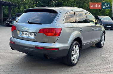 Внедорожник / Кроссовер Audi Q7 2006 в 