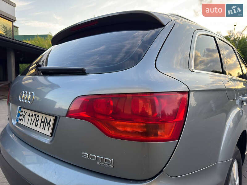 Позашляховик / Кросовер Audi Q7 2006 в Рівному