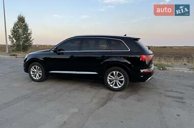 Внедорожник / Кроссовер Audi Q7 2019 в 