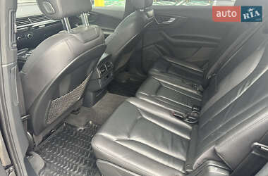 Внедорожник / Кроссовер Audi Q7 2016 в 