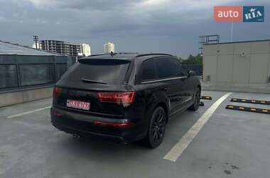 Внедорожник / Кроссовер Audi Q7 2016 в 