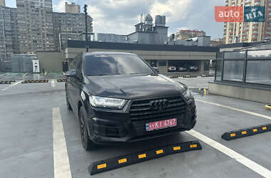 Внедорожник / Кроссовер Audi Q7 2016 в 