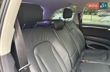 Внедорожник / Кроссовер Audi Q7 2013 в 