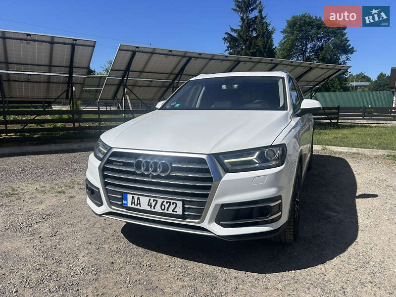 Внедорожник / Кроссовер Audi Q7 2015 в Подгайцах