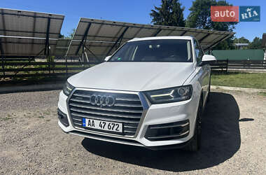 Позашляховик / Кросовер Audi Q7 2015 в 
