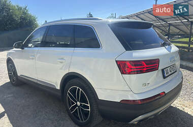 Позашляховик / Кросовер Audi Q7 2015 в 