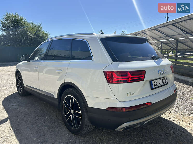 Внедорожник / Кроссовер Audi Q7 2015 в Подгайцах