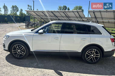 Позашляховик / Кросовер Audi Q7 2015 в 