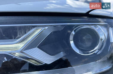 Позашляховик / Кросовер Audi Q7 2015 в 