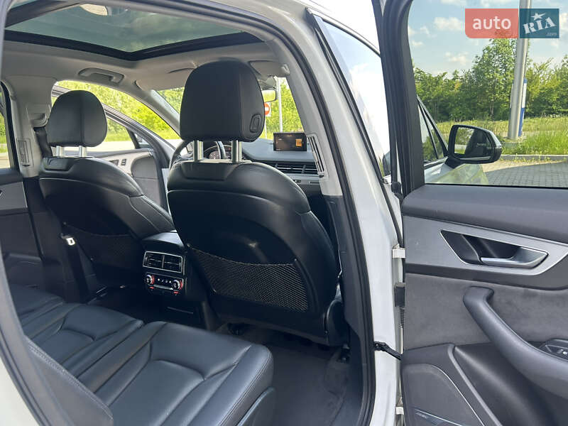 Внедорожник / Кроссовер Audi Q7 2015 в Подгайцах