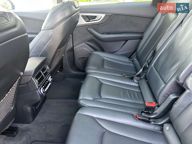 Внедорожник / Кроссовер Audi Q7 2015 в Подгайцах