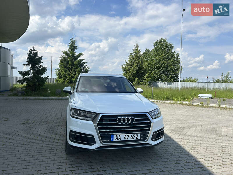 Внедорожник / Кроссовер Audi Q7 2015 в Подгайцах