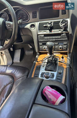 Внедорожник / Кроссовер Audi Q7 2006 в 