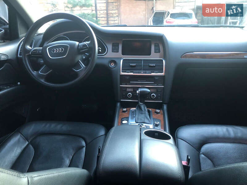 Внедорожник / Кроссовер Audi Q7 2014 в Кривом Роге