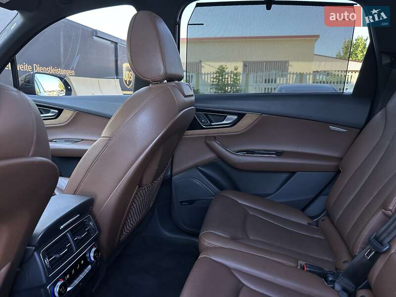 Внедорожник / Кроссовер Audi Q7 2017 в Луцке
