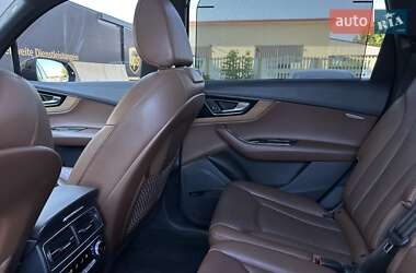Внедорожник / Кроссовер Audi Q7 2017 в 