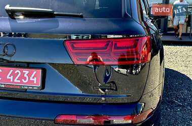 Внедорожник / Кроссовер Audi Q7 2017 в 