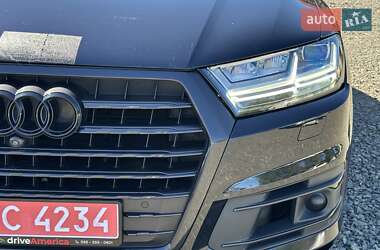 Внедорожник / Кроссовер Audi Q7 2017 в 