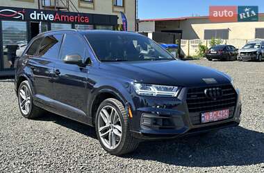 Внедорожник / Кроссовер Audi Q7 2017 в 