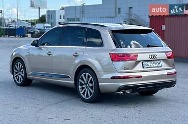 Внедорожник / Кроссовер Audi Q7 2018 в 