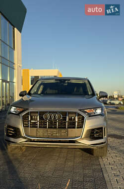 Внедорожник / Кроссовер Audi Q7 2022 в 