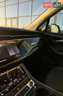Внедорожник / Кроссовер Audi Q7 2022 в 