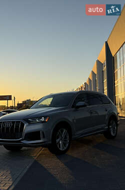 Внедорожник / Кроссовер Audi Q7 2022 в 