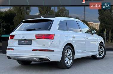 Внедорожник / Кроссовер Audi Q7 2016 в 