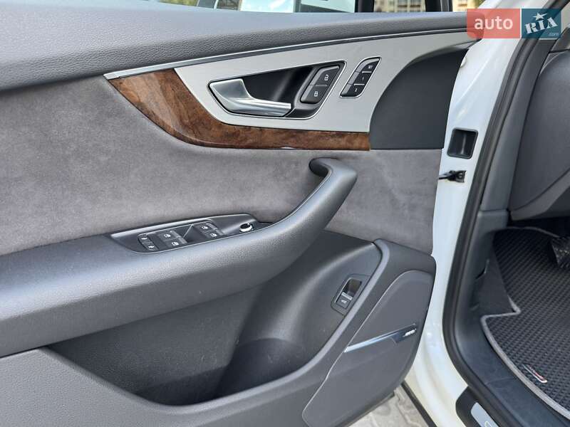 Внедорожник / Кроссовер Audi Q7 2016 в Киеве
