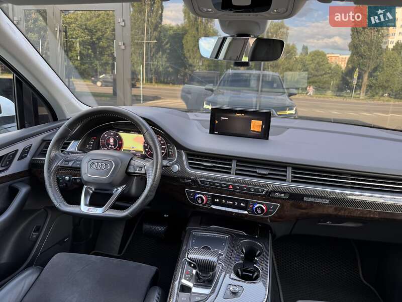 Внедорожник / Кроссовер Audi Q7 2016 в Киеве