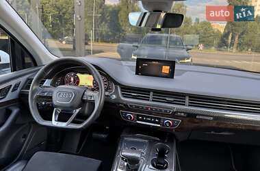 Внедорожник / Кроссовер Audi Q7 2016 в 