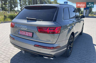 Внедорожник / Кроссовер Audi Q7 2018 в 