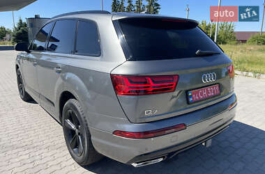 Внедорожник / Кроссовер Audi Q7 2018 в 