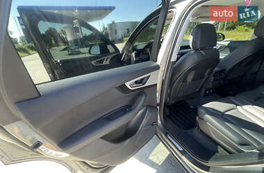 Внедорожник / Кроссовер Audi Q7 2018 в 