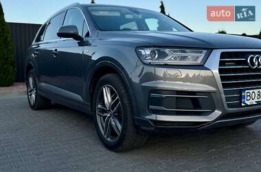 Внедорожник / Кроссовер Audi Q7 2016 в 