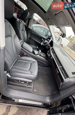 Внедорожник / Кроссовер Audi Q7 2017 в 