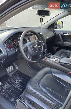 Внедорожник / Кроссовер Audi Q7 2007 в 
