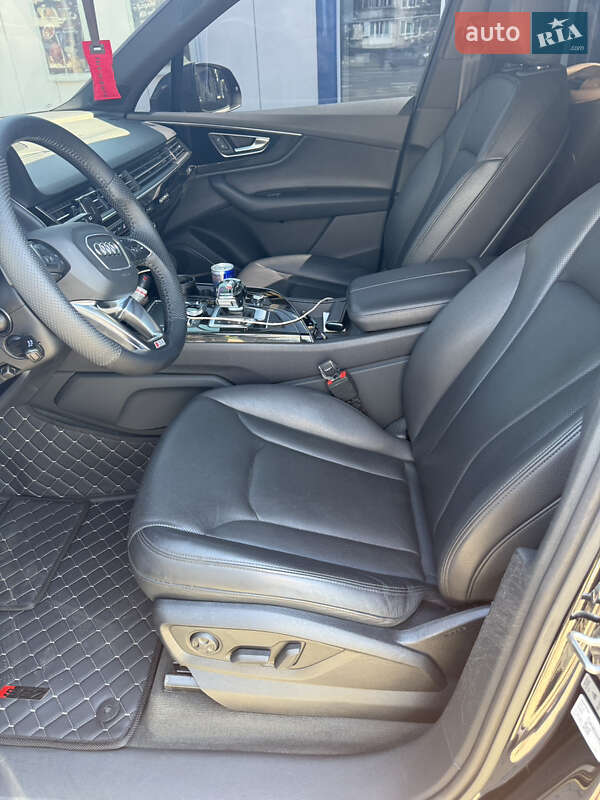Внедорожник / Кроссовер Audi Q7 2018 в Киеве