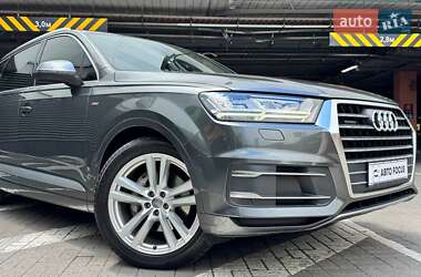 Внедорожник / Кроссовер Audi Q7 2018 в 