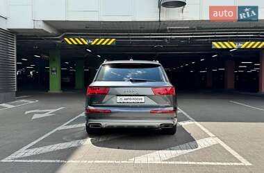 Внедорожник / Кроссовер Audi Q7 2018 в 