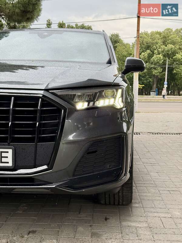 Внедорожник / Кроссовер Audi Q7 2021 в Днепре