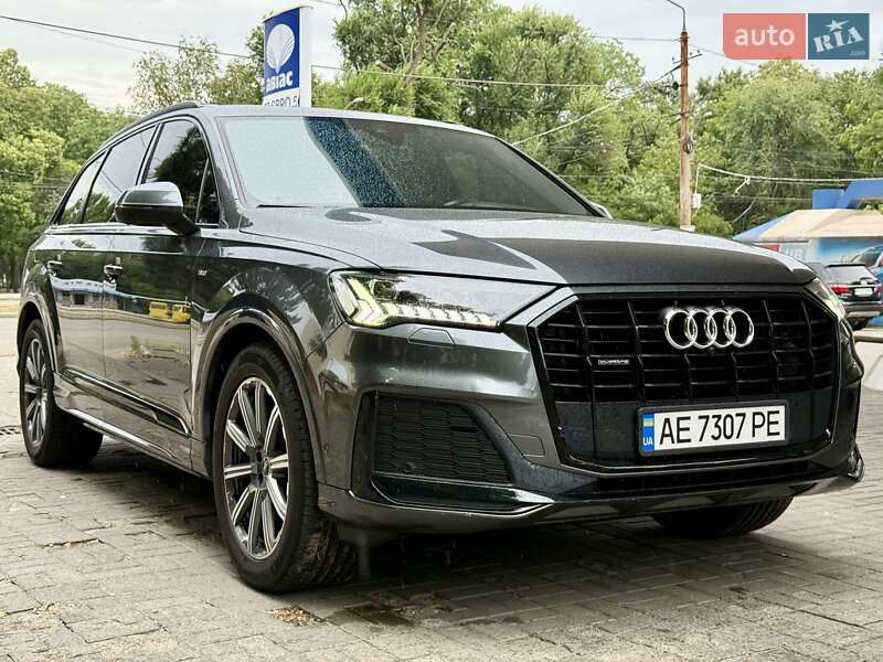 Внедорожник / Кроссовер Audi Q7 2021 в Днепре