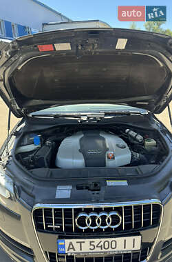Внедорожник / Кроссовер Audi Q7 2012 в 