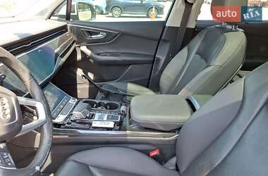Позашляховик / Кросовер Audi Q7 2020 в 
