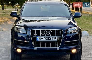 Позашляховик / Кросовер Audi Q7 2012 в 