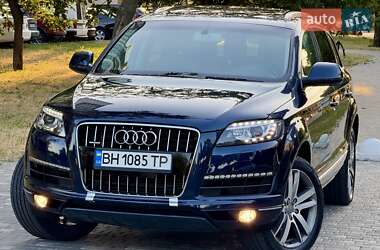 Позашляховик / Кросовер Audi Q7 2012 в 
