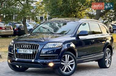 Позашляховик / Кросовер Audi Q7 2012 в 