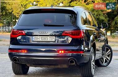 Позашляховик / Кросовер Audi Q7 2012 в 